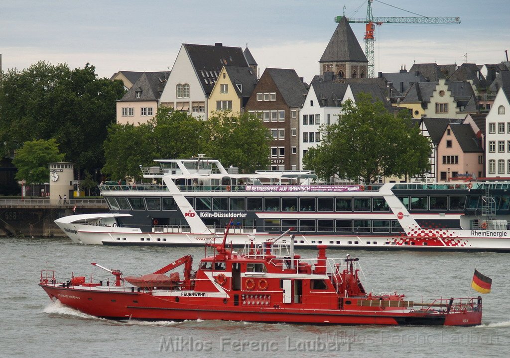 Feuerloeschboot 10-2      P007.JPG